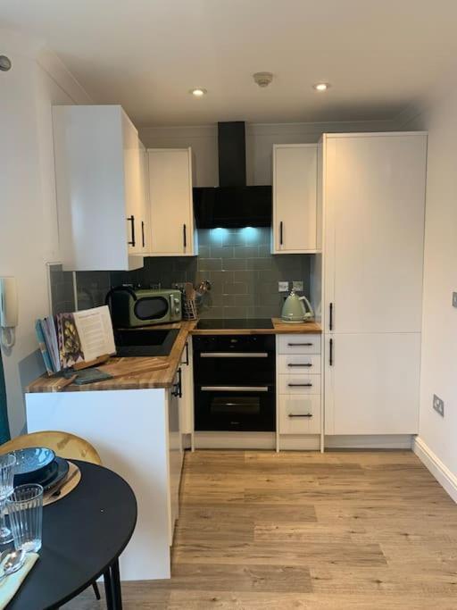 Alto - Lovely 2 Bedroom Serviced Apartment Bristol By Mint Stays Экстерьер фото