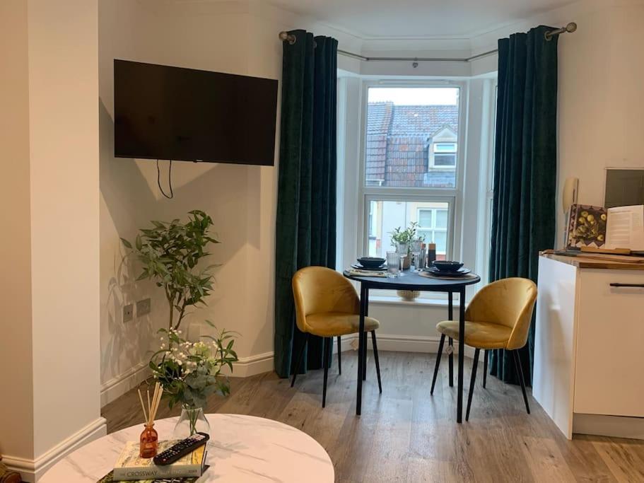 Alto - Lovely 2 Bedroom Serviced Apartment Bristol By Mint Stays Экстерьер фото